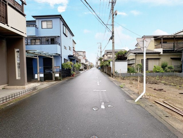 南西角地で陽当り良好・開放感のある立地！敷地約30坪・自由設計で夢のマイホームはいかがでしょうか！建築条件なし・お好きなハウスメーカーで建築可能です！