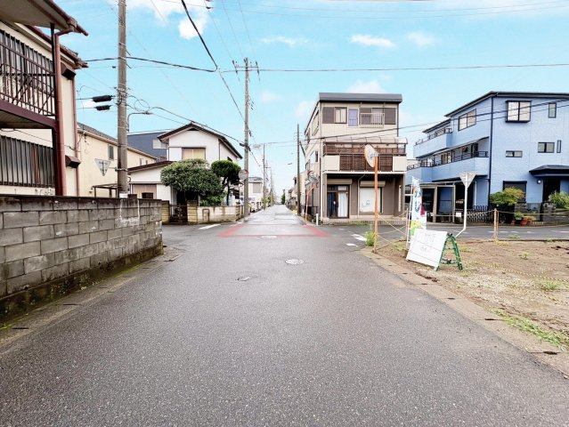南西角地で陽当り良好・開放感のある立地！敷地約30坪・自由設計で夢のマイホームはいかがでしょうか！建築条件なし・お好きなハウスメーカーで建築可能です！
