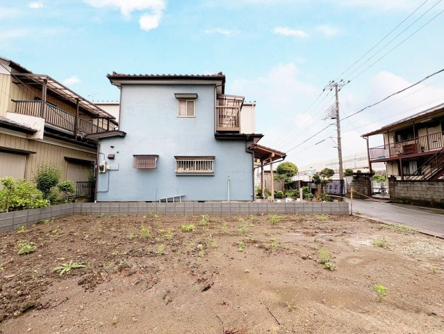 南西角地で陽当り良好・開放感のある立地！敷地約30坪・自由設計で夢のマイホームはいかがでしょうか！建築条件なし・お好きなハウスメーカーで建築可能です！