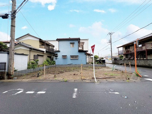 南西角地で陽当り良好・開放感のある立地！敷地約30坪・自由設計で夢のマイホームはいかがでしょうか！建築条件なし・お好きなハウスメーカーで建築可能です！