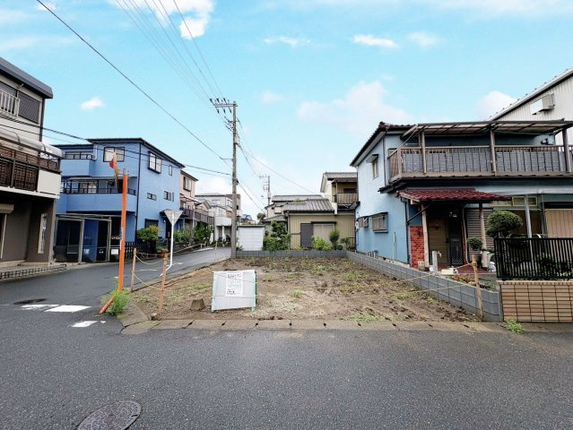 南西角地で陽当り良好・開放感のある立地！敷地約30坪・自由設計で夢のマイホームはいかがでしょうか！建築条件なし・お好きなハウスメーカーで建築可能です！