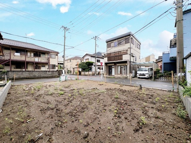 南西角地で陽当り良好・開放感のある立地！敷地約30坪・自由設計で夢のマイホームはいかがでしょうか！建築条件なし・お好きなハウスメーカーで建築可能です！