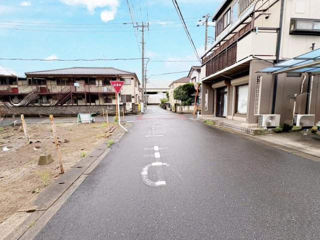 南西角地で陽当り良好・開放感のある立地！敷地約30坪・自由設計で夢のマイホームはいかがでしょうか！建築条件なし・お好きなハウスメーカーで建築可能です！