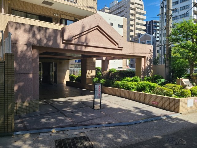 〇エントランスはマンションの顔。清潔感、存在感のあるエントランスは居住者の心を豊かにする。