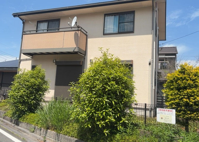 隣家の土地はどうなっているのか、生活利便施設が近くにあるのか、学校まで近いかなど、お客様のライフスタイルにあわせたイメージが重要です。また、近くにあると困る施設が近くにないかも確認するといいでしょう。