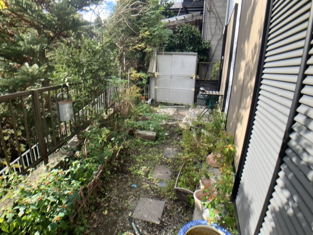 標準的なシステムキッチンの横幅は、165cm～300cm程度です。2100・2400・2550・2700などミリ単位で表記されます。普段どのように料理をするのかを想定しながら合ったサイズを選びましょう