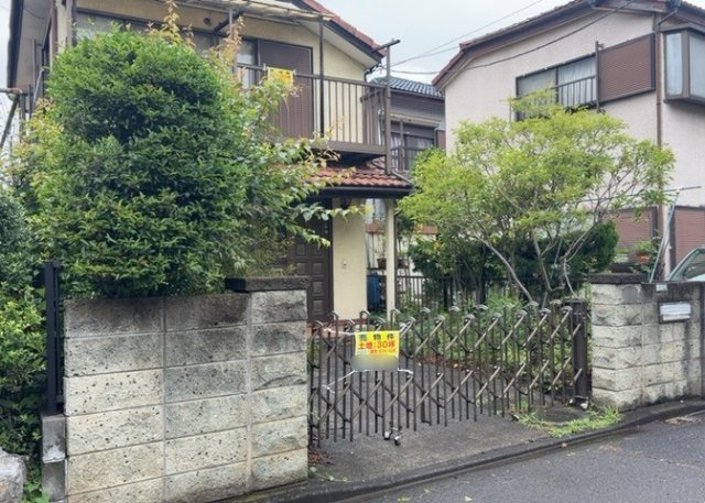 家を建てる前提で土地を探している場合、地盤の丈夫さは譲れない条件の一つです。地盤が脆弱だと追加工事が必要となります。また、過去に地盤沈下や液状化現象を起こした土地は、できるだけ避けた方がいいでしょう。