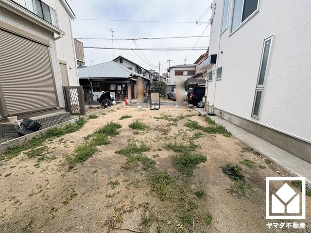 ブランコやすべり台などの遊具や、ゆったりとした広場が整備された「照寂公園」など、徒歩圏内に広めの公園が複数あり、子育て世帯の方にもお勧めです。