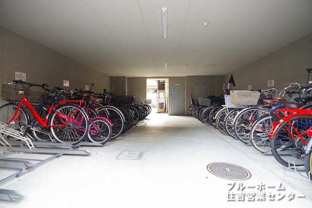 敷地内に有る駐輪場です！