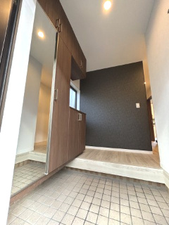 姿見付きでお出かけ前の全身チェックができます。