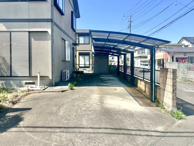 ■外観｜広々とした駐車スペースで楽々駐車可能！お買い物後もスムーズにお荷物を運べます♪