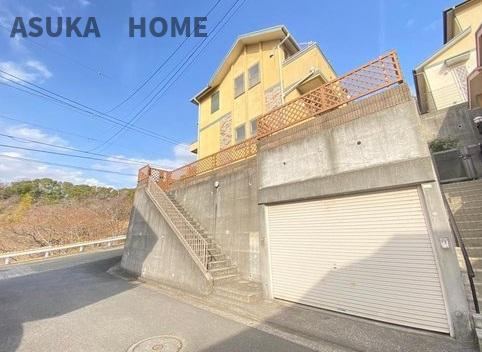 教育施設も身近に揃い、親・子・孫で安心して暮らせる住まいです。