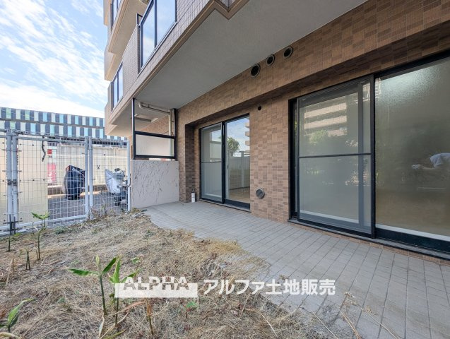 【garden】◆庭◆日当たりの良い庭スペースは、ガーデニングや家庭菜園、くつろぎの時間にも活躍。季節の移ろいを身近に感じながら、家族それぞれの楽しみ方が広がる空間です。