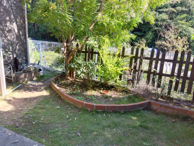 庭にはシンボルツリーを植えたり、お花を植えたり出来ます。外水洗もあるのが嬉しいですね。