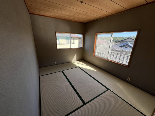 モダンシックな洋室です