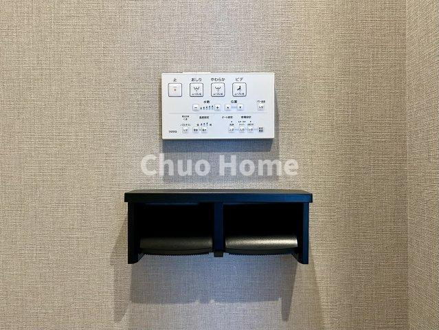 【ウォシュレット】清潔に使いたいお手洗いには最適な設備です。もちろんウォームレットも標準装備です。