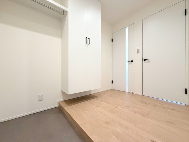 ◆明るい玄関です！散らかりやすい玄関もスッキリする大容量のシューズボックス付き。