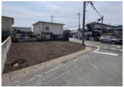陽当り・風通り良好な角地。閑静な住宅街で落ち着いた住環境、建築条件なし。