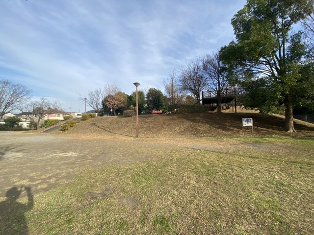 物件から約80ｍ　松木川端公園