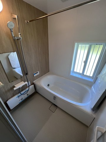 浴室乾燥機付き！　1坪あり広々！