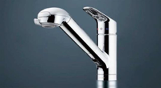 「浄水器一体型シングルレバー水栓」水と湯の境にクリック感を設け、ムダな電気の使用を防ぎます。