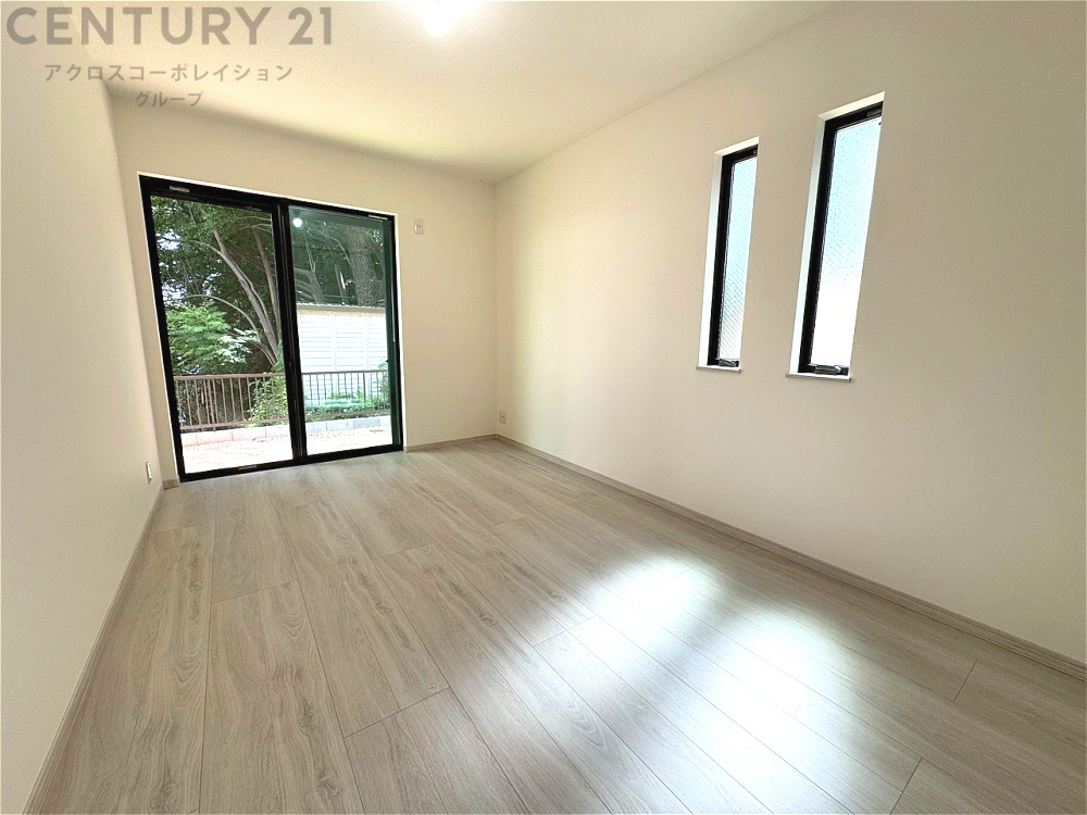 リラックスできるプライベート空間で、快適な睡眠をサポート。個人の好みに合わせたインテリアや寝具で心地良さを追求。プライベートな時間を過ごし、リフレッシュする場所におすすめです。