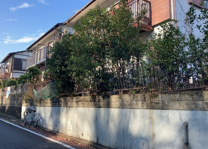 隣家の土地はどうなっているのか、生活利便施設が近くにあるのか、学校まで近いかなど、お客様のライフスタイルにあわせたイメージが重要です。また、近くにあると困る施設が近くにないかも確認するといいでしょう。