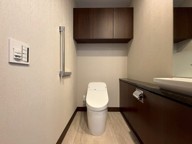 ゆったりとした空間のトイレです
