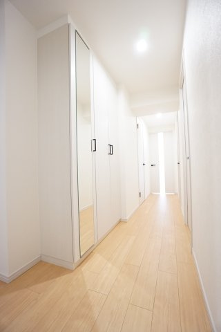 白を基調とした造りで広く明るい雰囲気です♪