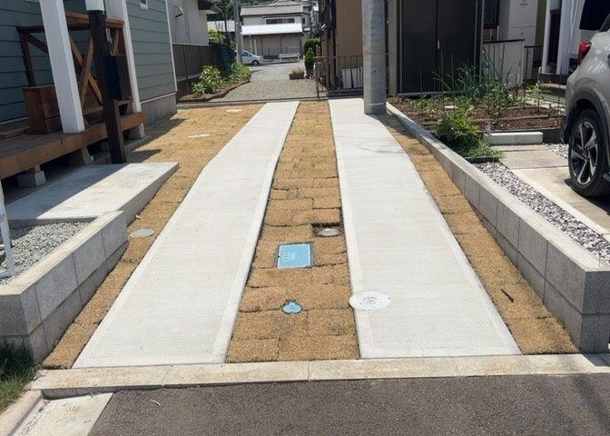 駐車場と明記されていても、最小スペースでつくられた駐車場だと大型車は駐車できなかったり、出入りしにくくなったりする可能性があります。お車のサイズと購入したい物件の駐車場のサイズを現地で確認しましょう。
