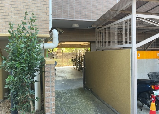 マンションの駐輪場は、事前に空きがあるか確認を取ると安心です。せっかく入居したのに駐輪スペースがない！なんてことになったら大変ですよね。そこで、内見時や購入前にはまず事前に確認しておくと良いでしょう。