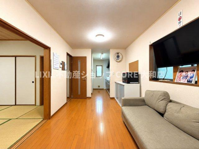 休日はおひさまの光をたっぷりと取りこめるリビングでゆったりと過ごしませんか？　
