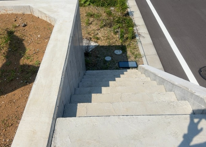 土地探しをしていると都市計画区域という言葉を目にすると思います。法律によって、都道府県知事や国土交通大臣が指定するエリアのことを指しており、都市計画区域は市街化区域と市街化調整区域に分けられています。