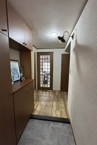 毎日通る玄関はこちらです