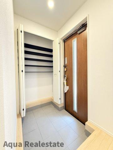 毎日通る玄関はこちらです