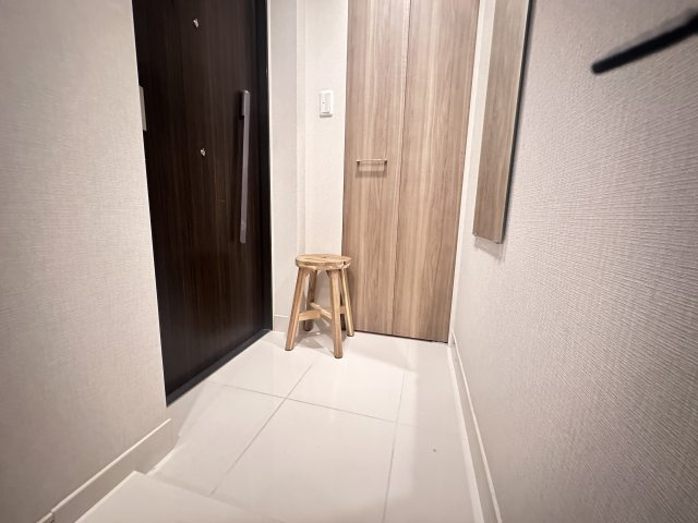 玄関収納が広いです。