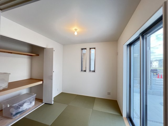 洋風和室4.5帖　押入収納付き