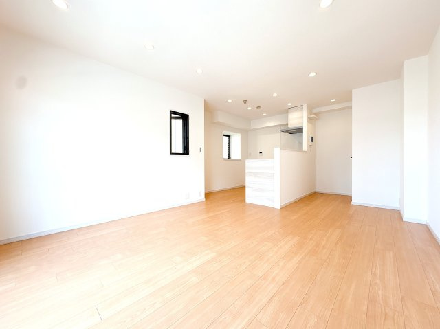 3LDKで非常に使いがっての良い間取りになっておりご家族でゆったりとお過ごしいただける空間となっております♪
