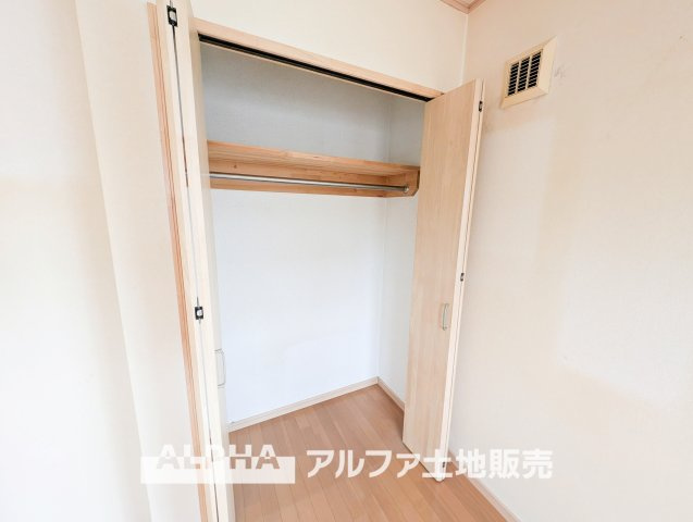 【Go　filled　with　memories】　◆ありったけの◆住空間をよりよくするためには大切な収納スペース。時が経ち思い出がここに詰まっていく。