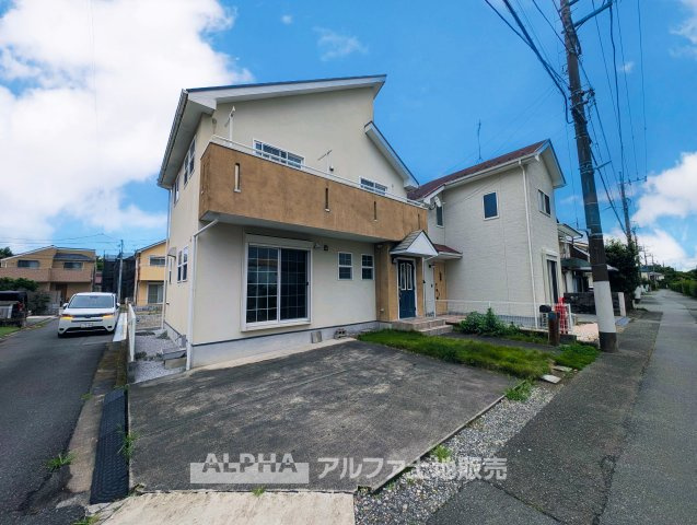 【clear　the　mind】◆暮らしが整う空間◆　ゆとりのある住空間と、どこか安心感のある佇まい。　ここで過ごす日々が、自分たちらしい暮らしへと自然に導いてくれる。