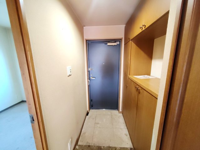 収納もある玄関です