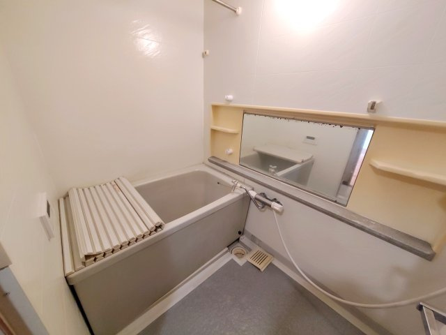 ゆったり過ごせるお風呂です
