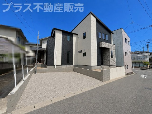 現地写真。プラス不動産販売なら、現場の全ての棟をまとめてご見学頂けます。