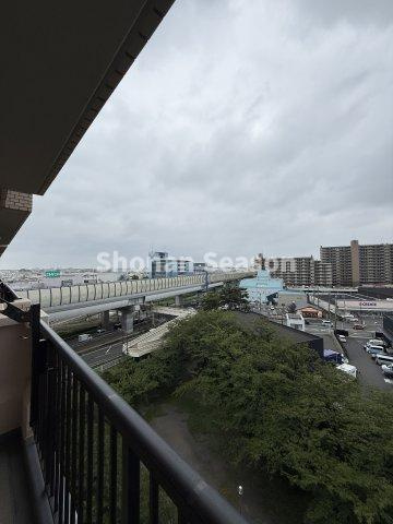 前面に遮る建物などなく、心地よい風が吹き抜けます☆