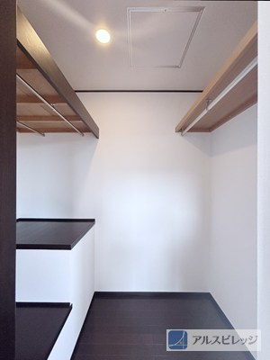 たっぷりとした収納スペースです