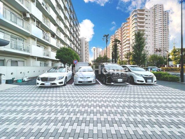 【敷地内駐車場】最新の空き状況や費用などの詳細は担当スタッフまでお問い合わせください。