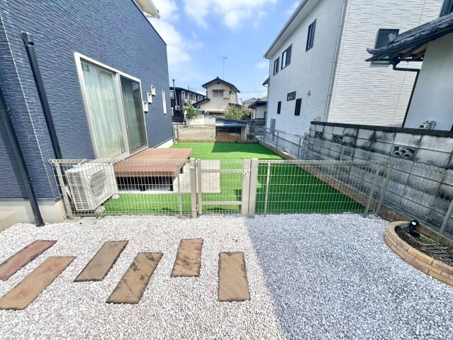 ■庭｜道路から離れたお庭なので小さいお子様が遊んでいても車の心配いらずで安心です♪