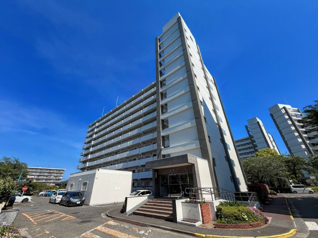 ◆管理体制良好なマンションです。清潔感のあるエントランスに開放感のある住環境。