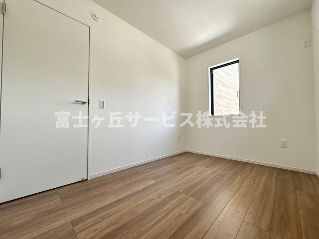 子供部屋としても使える洋室です