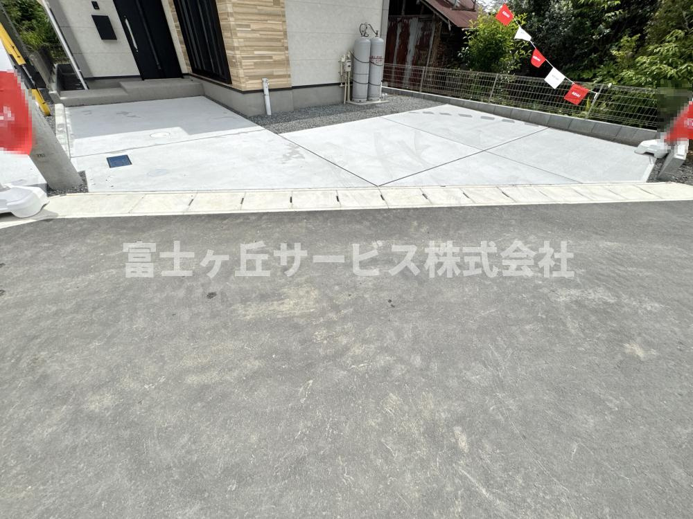 車種により2台駐車可能です